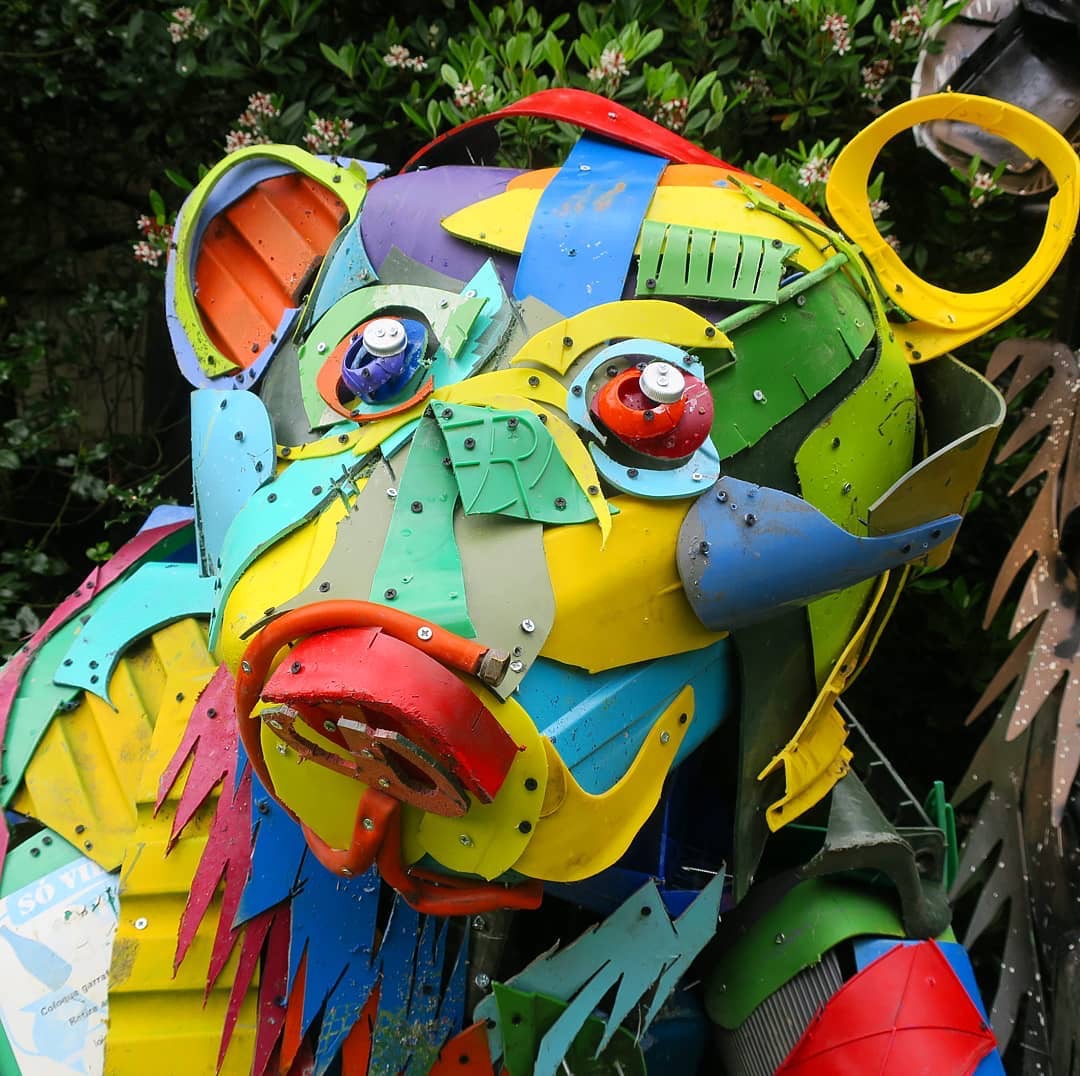 艺术家bordalo 用废物设计的雕塑