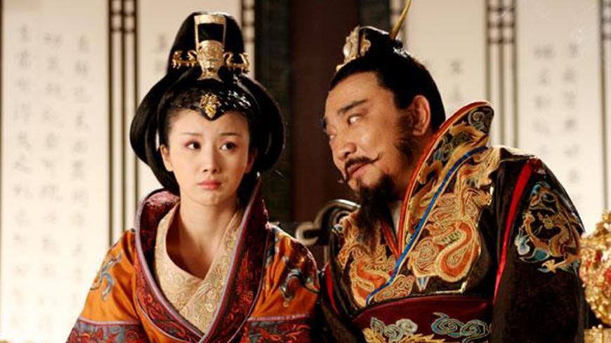 皇帝为宠幸35岁妃子竟废除16岁年轻貌美皇后原因让人难以启齿