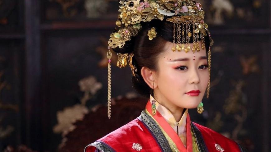 皇帝为宠幸35岁妃子竟废除16岁年轻貌美皇后原因让人难以启齿