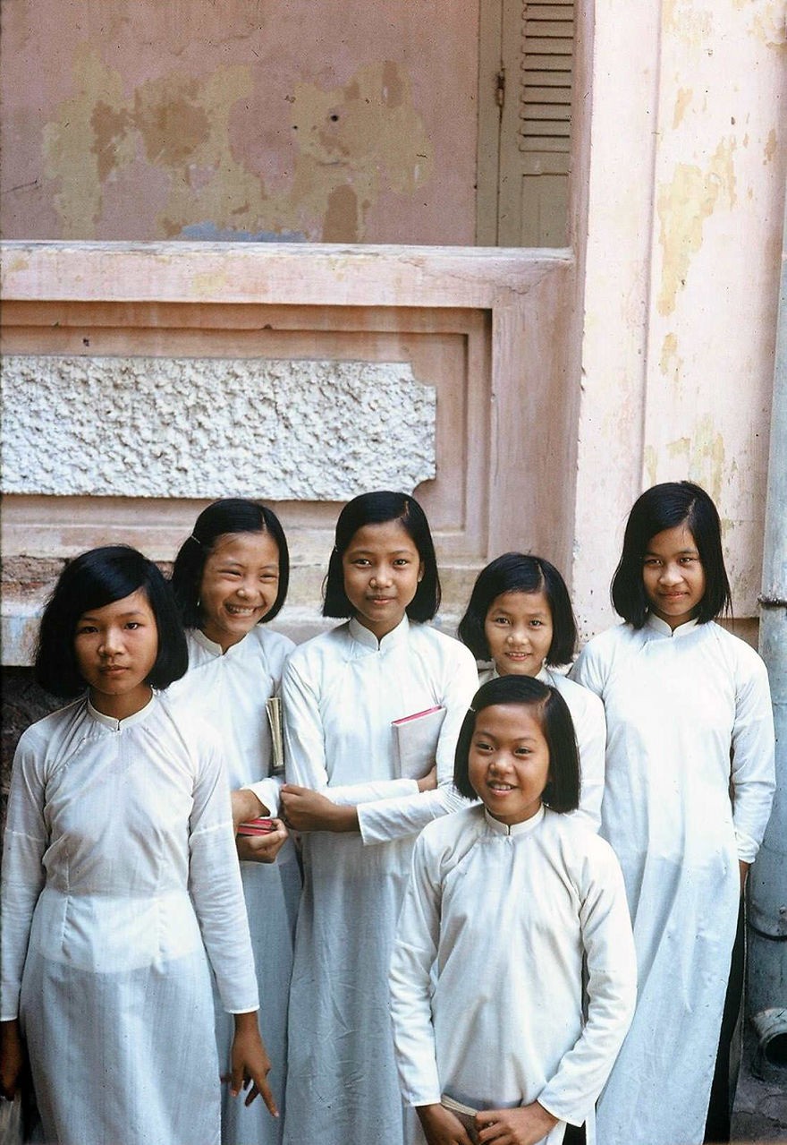 老照片:越南战争期间海港小城的照片!