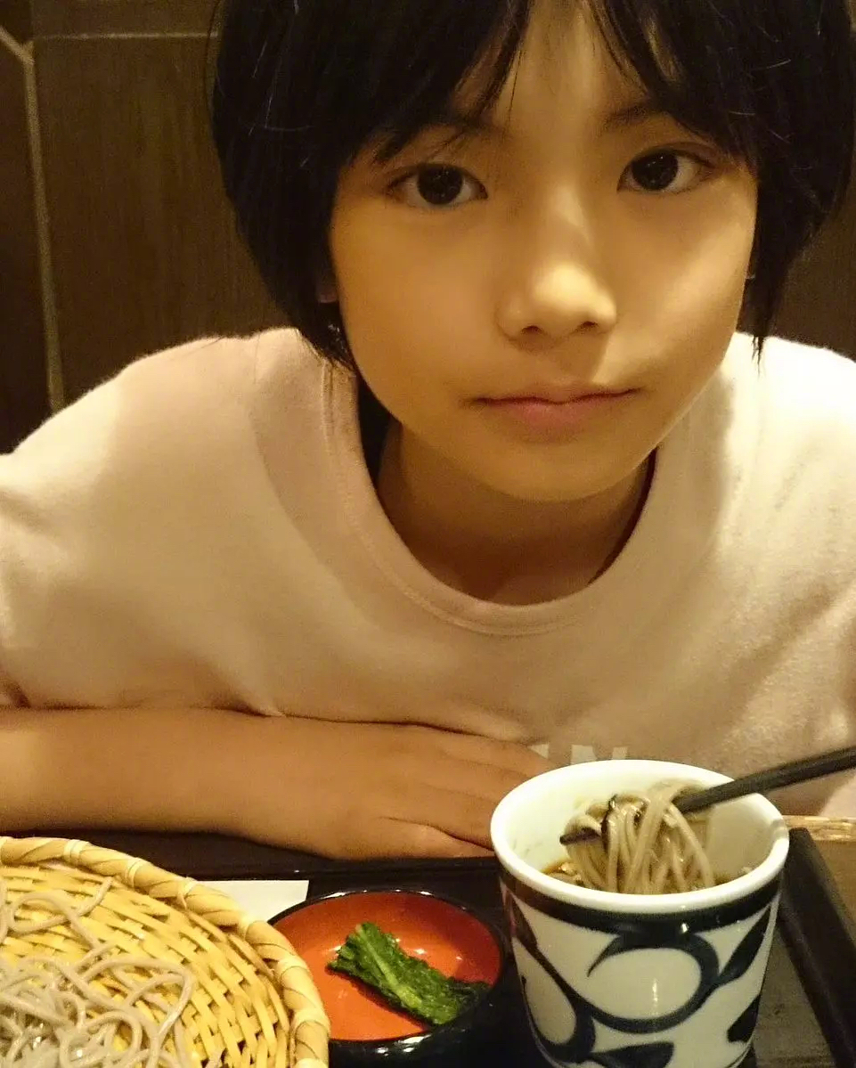 大家去看小偷家族了没热妹要被这小男孩瞬间圈粉了