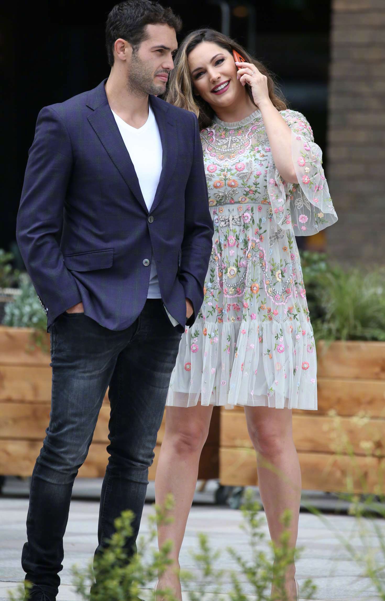 凯莉·布鲁克kelly brook 和现任法国男友 jeremy parisi 在伦敦外出
