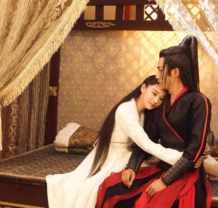 朱一龙成"婚姻锦鲤"?跟谁合作谁结婚,网友喊话跟胡歌合作吧