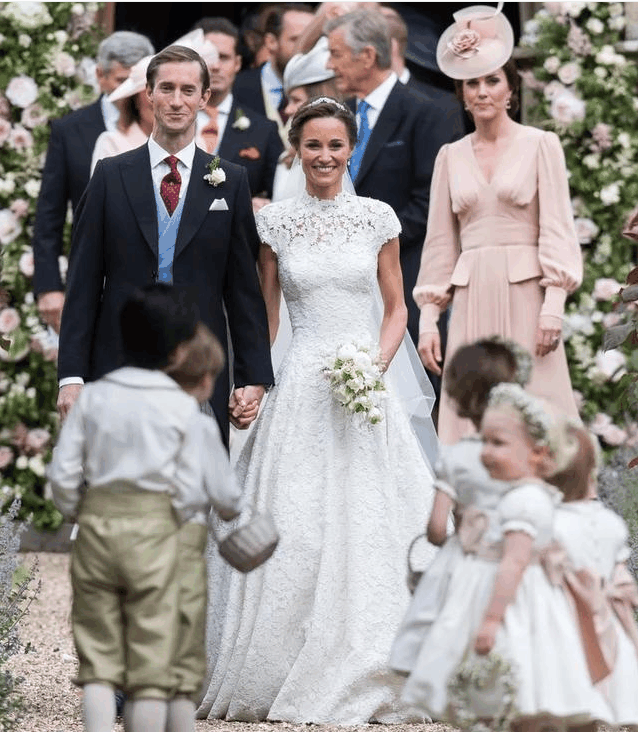 凯特王妃穿着低调出席妹妹婚礼