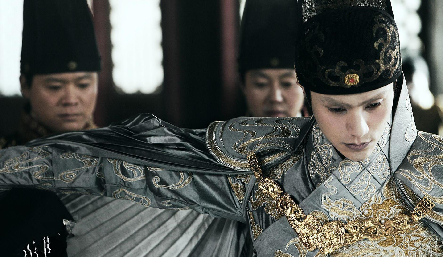 太监传道圣旨待遇便抵得上普通人一年收入,怪不得很多人愿当太监