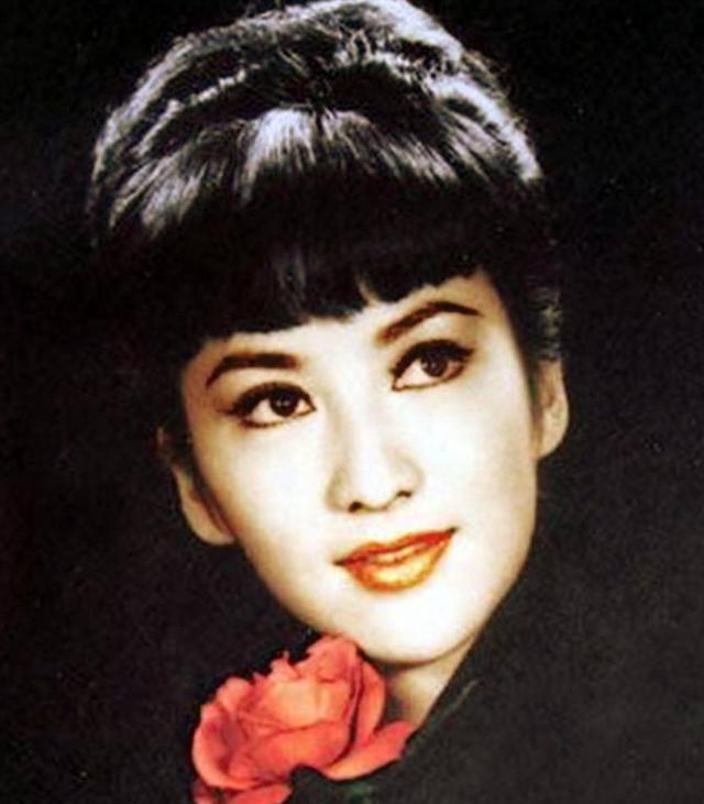 云想衣裳花想容浅谈香港至今无人能及的美女明星凤凰大牌朱虹