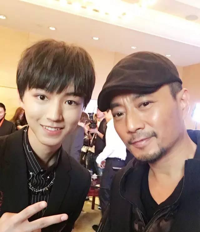 王俊凯和吴磊身高大比拼, 没想到这两个孩子已经开始碾压了