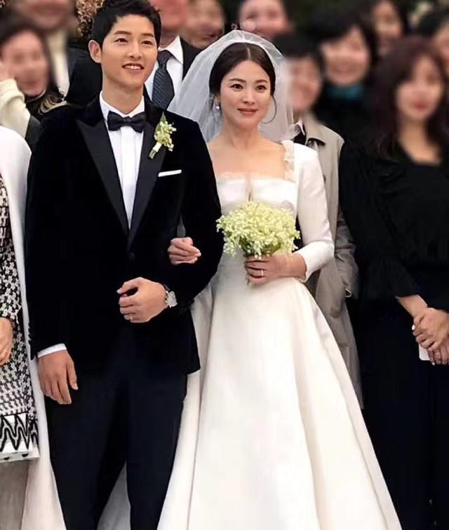 《太阳的后裔》双宋婚礼高清图片