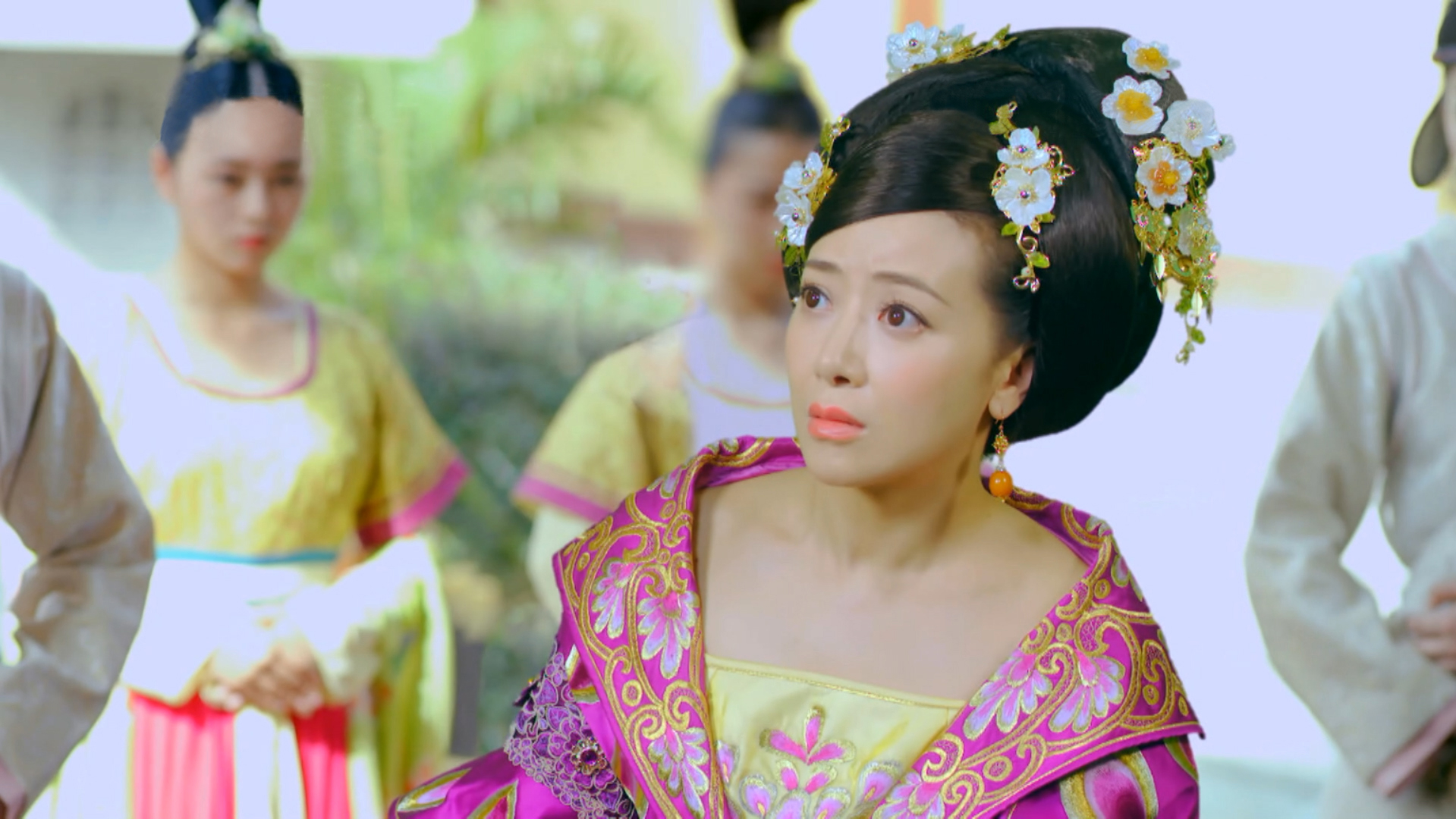 更有@苗圃 领衔饰演何仙姑@姜武 饰演铁拐李@李宗翰 饰演吕洞宾@黄觉