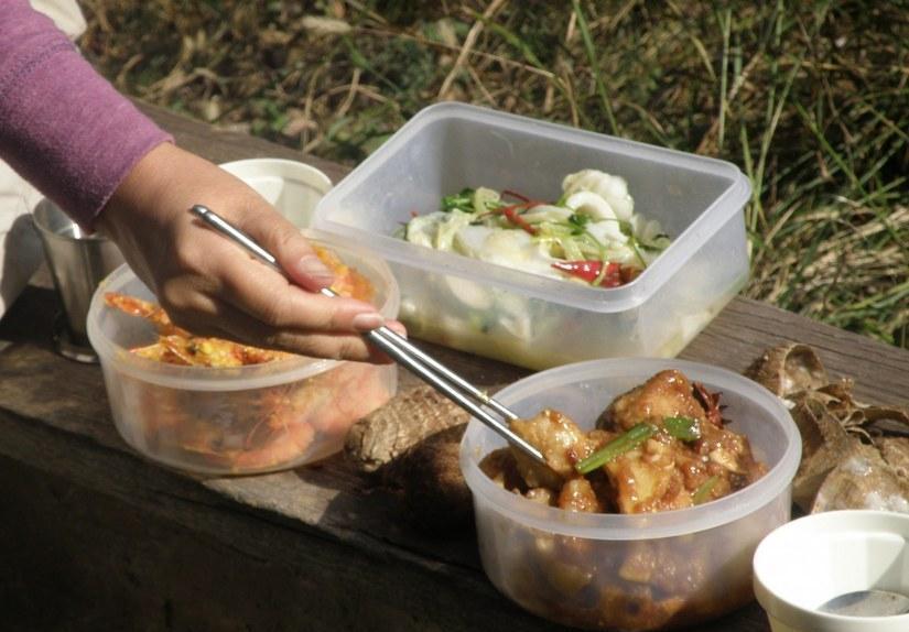 第一次在户外做大餐, 野外能吃到自己做的美食, 一个字, 好吃!