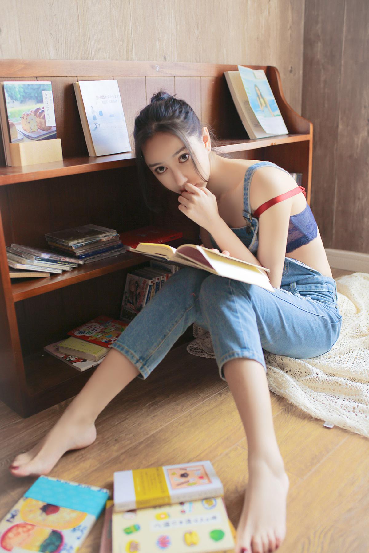 张芷陌北京电影学院15表演199610110202表演舞蹈素描0202