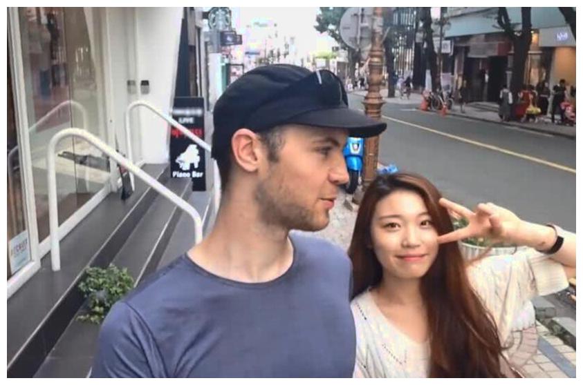 国外小伙秀撩妹功力,专门搭讪中国女孩,成功率90%