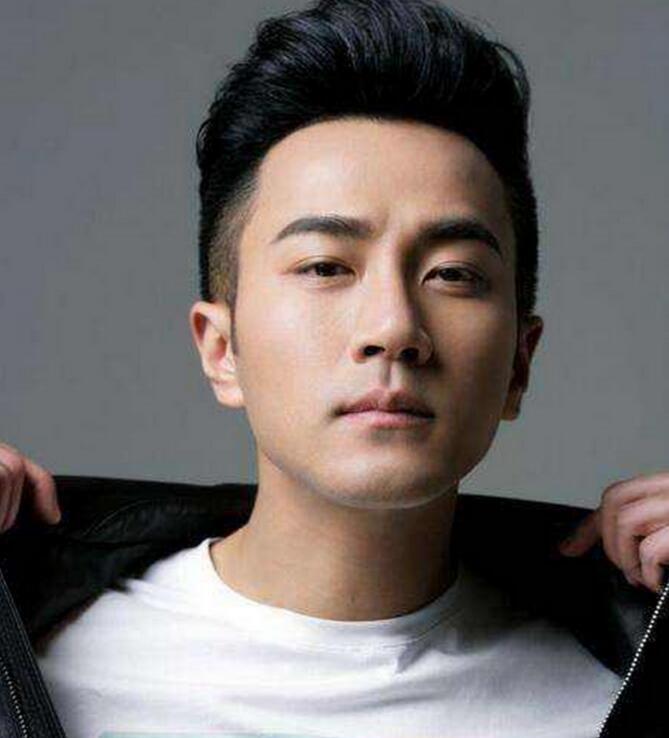 这种男人对待工作奉公守法,严于律己;对待家庭有责任感,不会沾花惹草