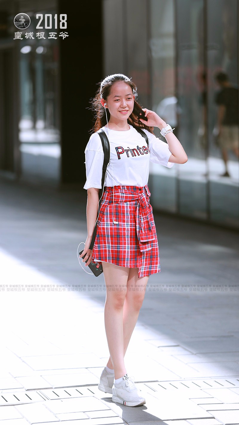 烈日炎炎三里屯街头各界精英人士汇聚美女如云