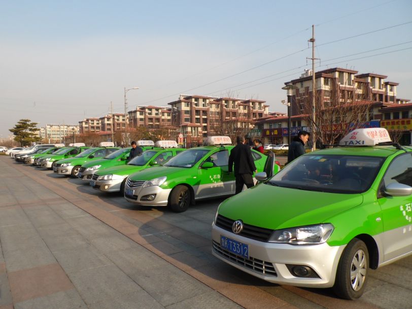 威海热心的哥帮失主寻回万元现金|手提包|董海滨|出租车_新浪新闻