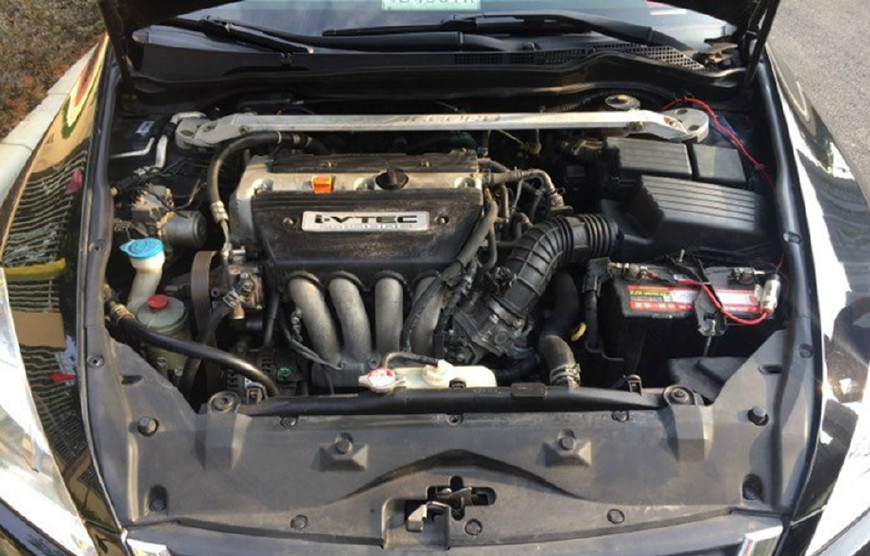 高速很静,但是等红灯都能听到旁边汽车发动机声音)缺点就是低扭不够好