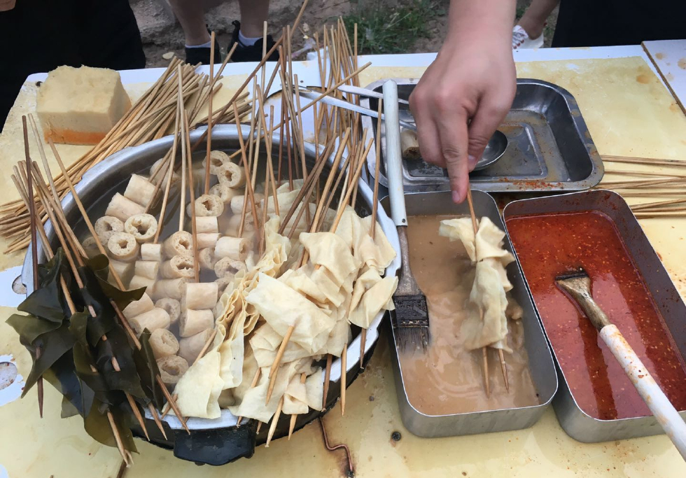 这种数棍棍的麻辣串你们吃过吗,80后学生时代最爱的小吃