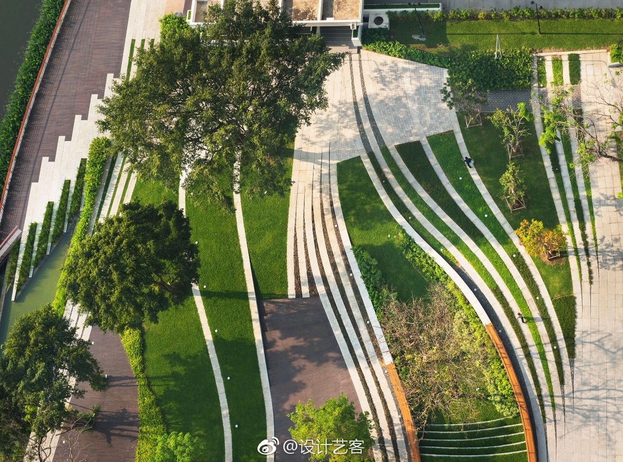 公共景观,曲线元素