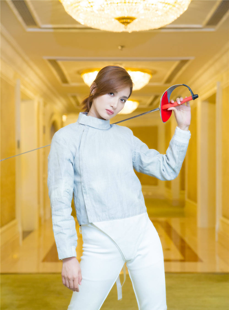 清纯美女摄影,美女明星冯文娟击剑服帅气性感高清写真