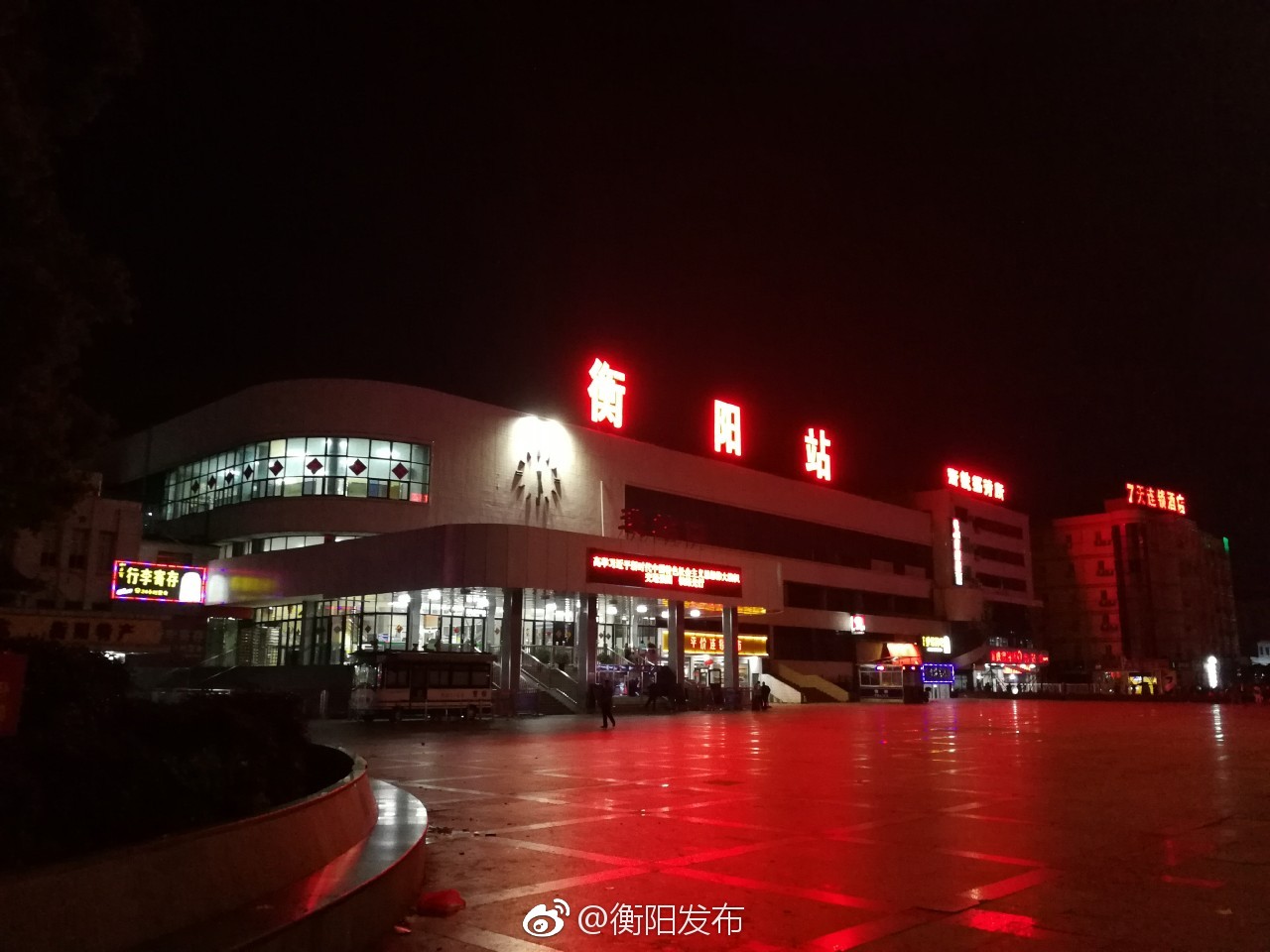 衡阳媒体代表团应邀赴贺州参加"双城记"采风活动