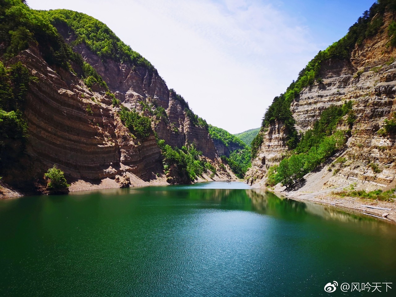 老龙潭俗称"泾河脑",又称黄土高原上的"天然水塔"