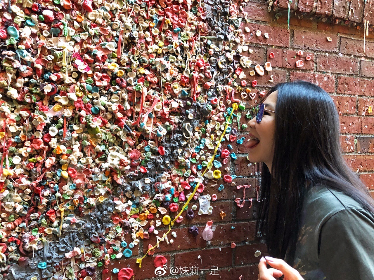 西雅图派克市场的口香糖墙被评为"世界上最恶心的墙"