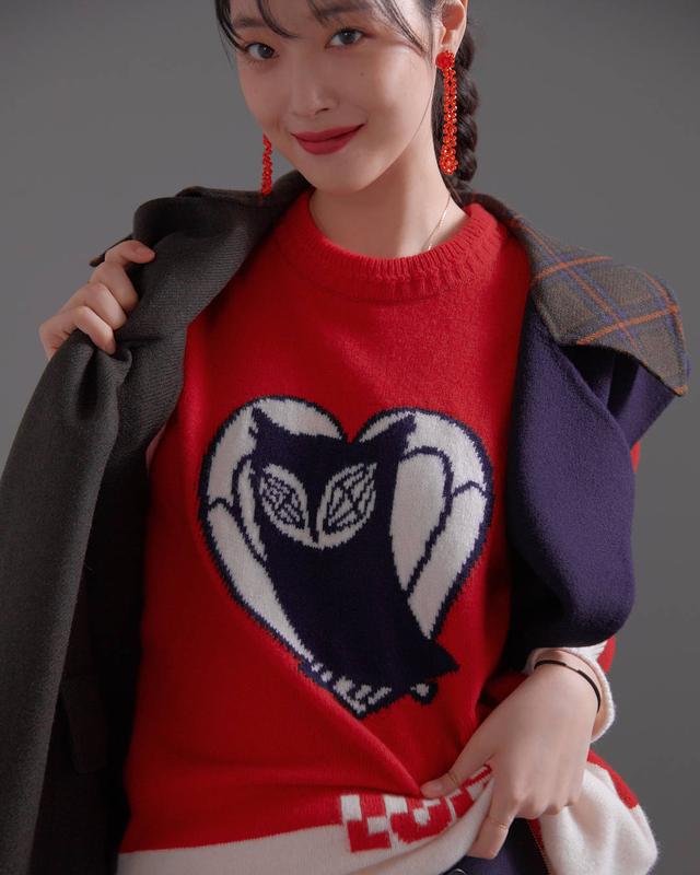 崔雪莉挑战雀斑妆,雷打不动的颜值走起学院风路线依旧惊艳!