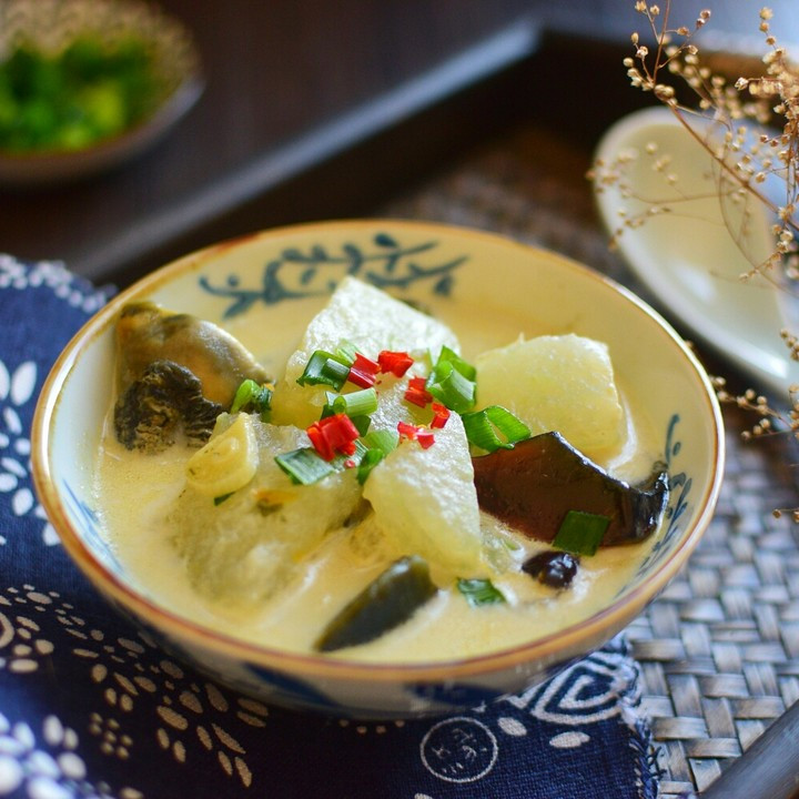 夏日菜谱,皮蛋冬瓜汤 好喝又营养的汤