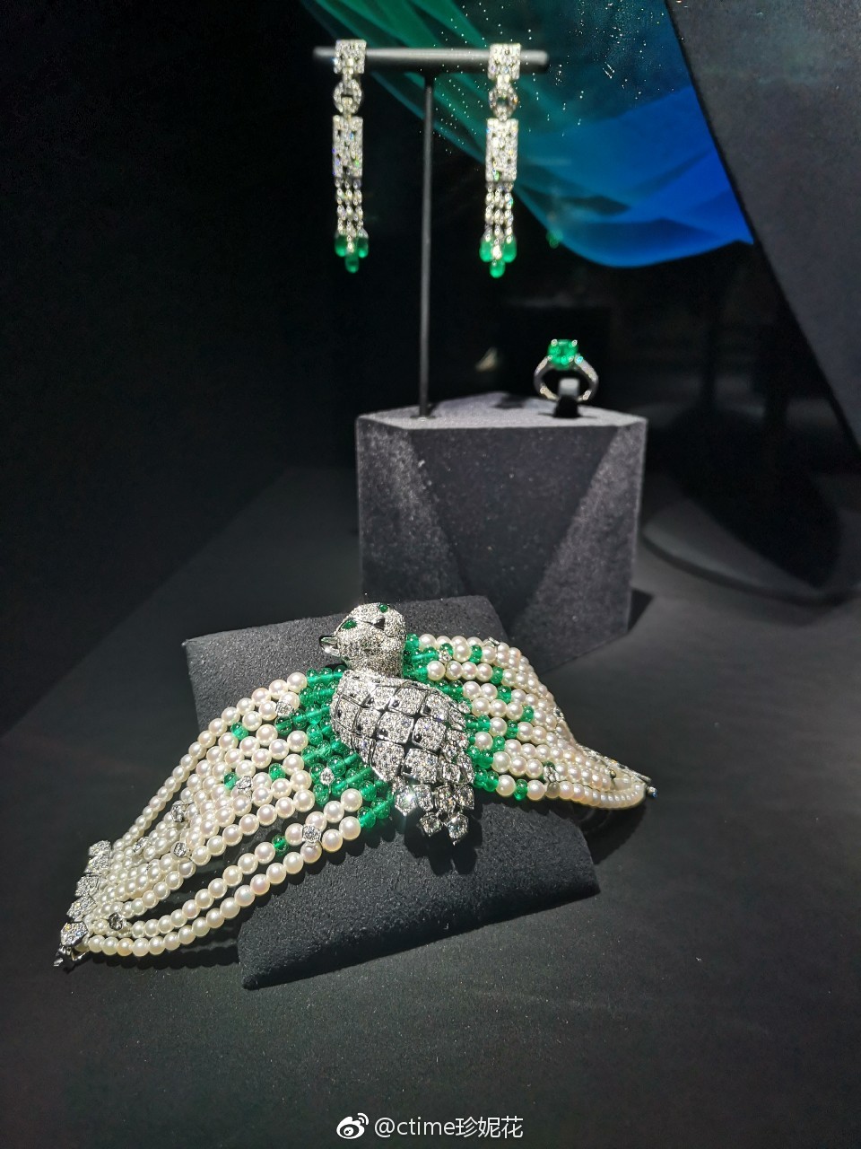 卡地亚将coloratura高级珠宝展带到了北京民生现代美术馆