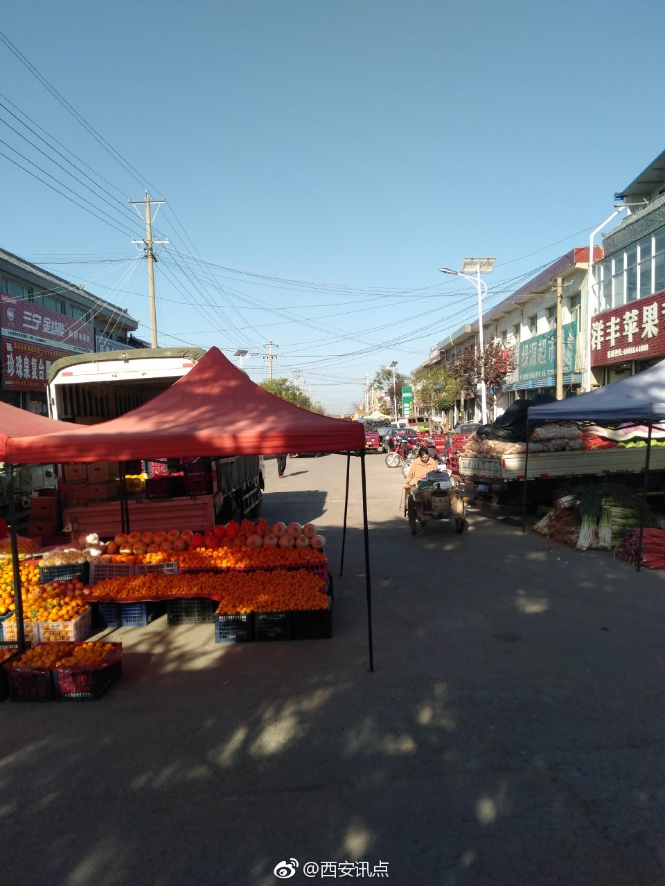 旬邑县土桥镇街道管理混乱 商户门前的马路需给商户交费