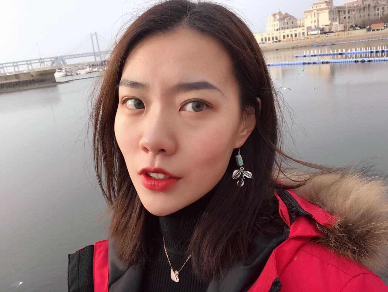 王雨晴 沈阳师范大学17级播音与主持艺术 99年 170cm49kg