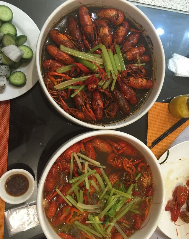 吃自助龙虾就两字"超爽"!