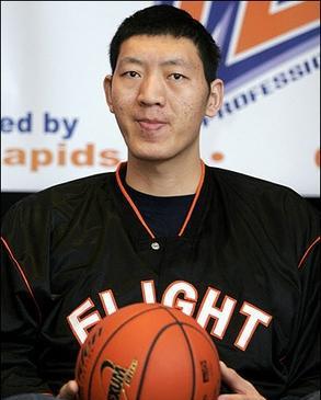 和男篮第一巨孙明明结婚是什么感受他老婆直言有时够不着