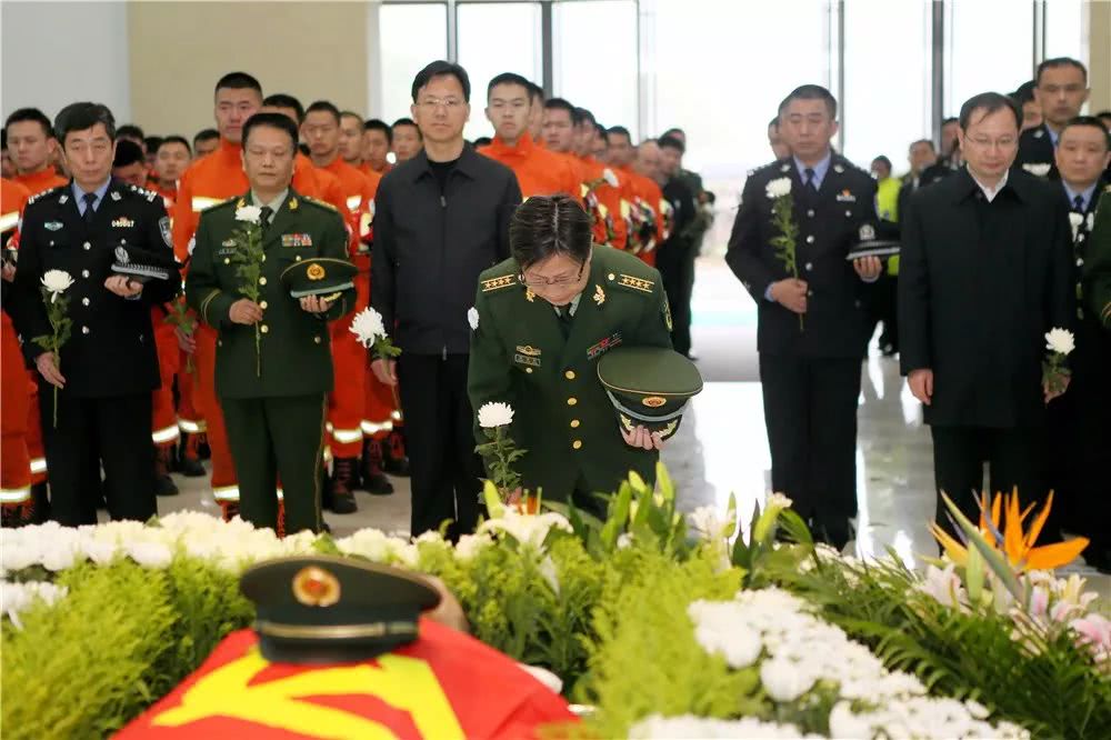 邢骏烈士追悼会今日举行消防英雄一路走好