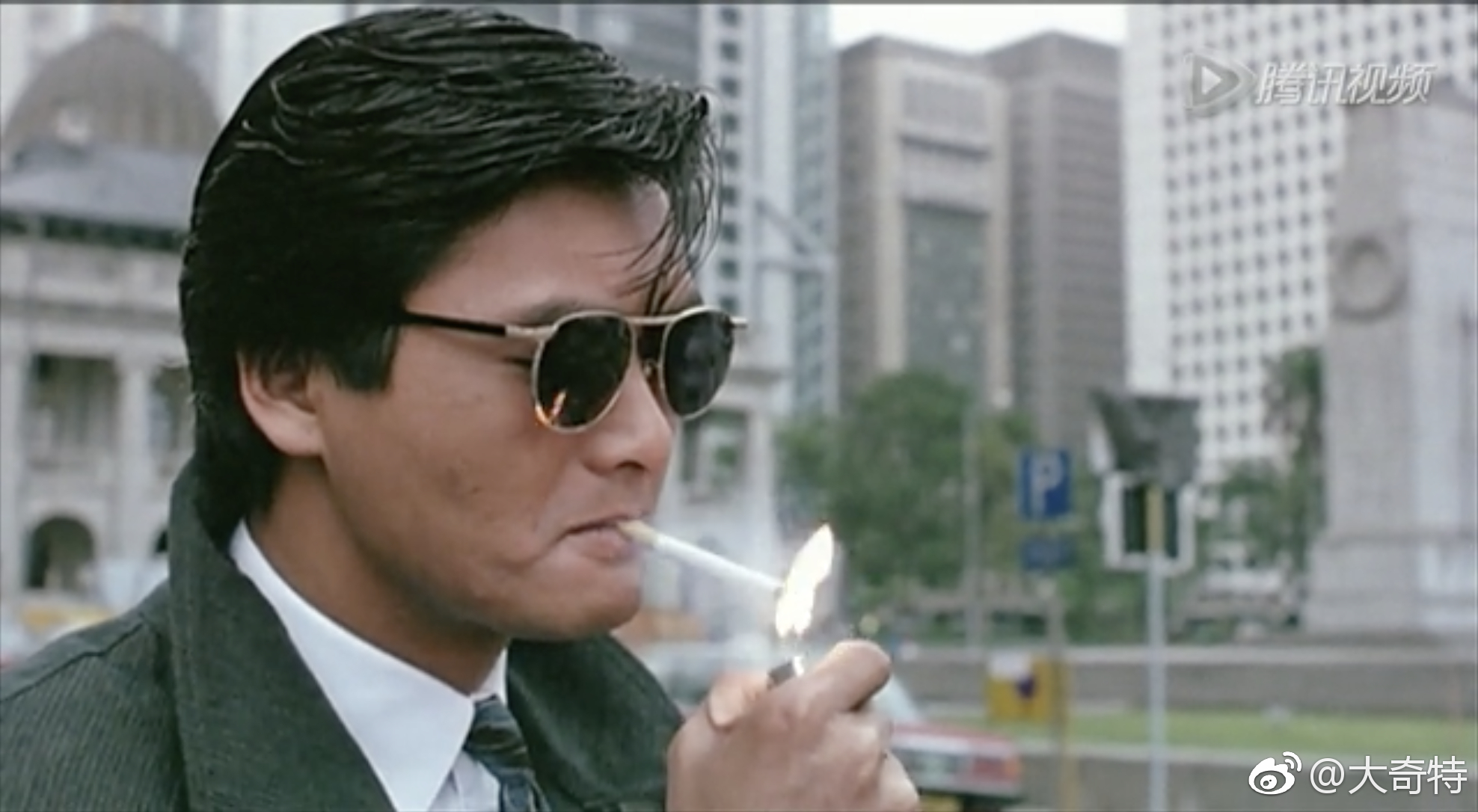 发现龙刚版《英雄本色》②结尾有出现,吴宇森版《英雄本色》③④