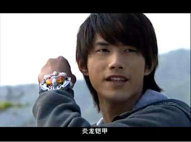 说到李炘南大家都会联想到炎龙铠甲吧?