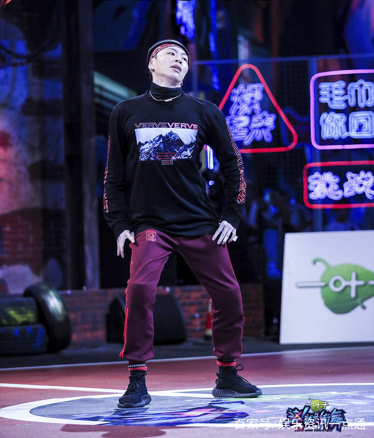 杨文昊帽子怎么戴的(杨文昊帽子怎么戴)