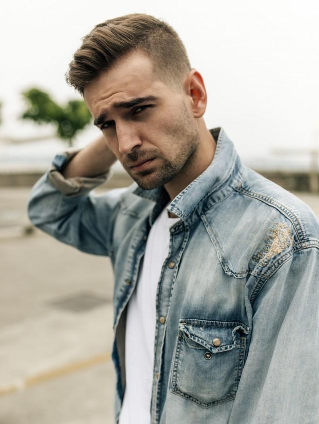 男生肤色黑染什么颜色头发 告诉你有哪些