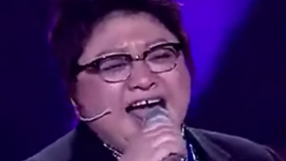 柬埔寨好声音选手翻唱汪峰歌曲《春天里》,我