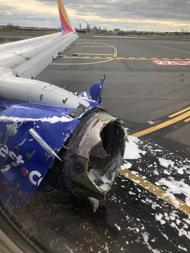 飞机引擎爆炸,"金属疲劳"终结美航空业近9年零伤亡史?