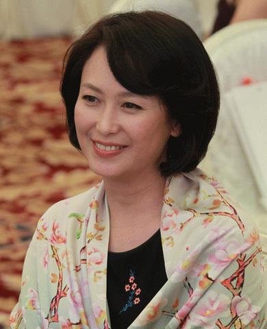 错失《渴望》成全张凯丽,31岁一角成名,二婚嫁富商低调幸福