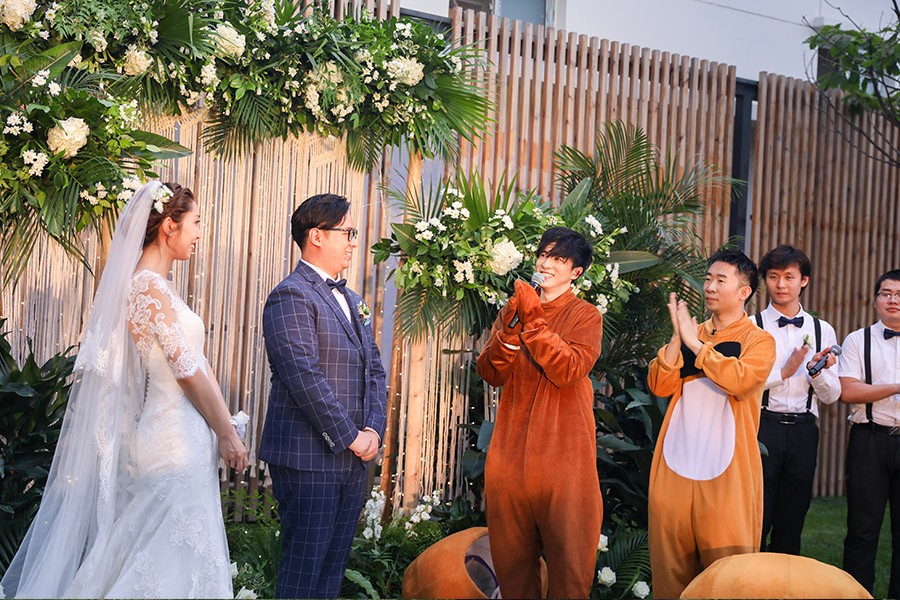 《无限歌谣季》于文文策划"单身婚礼" 伊一父母惊喜现身