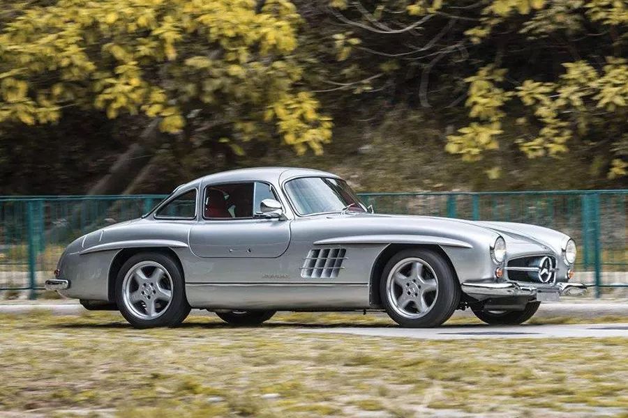 置信的全场亚军,这款为amg带来首个赛事荣耀的战车也因此获得了"rote