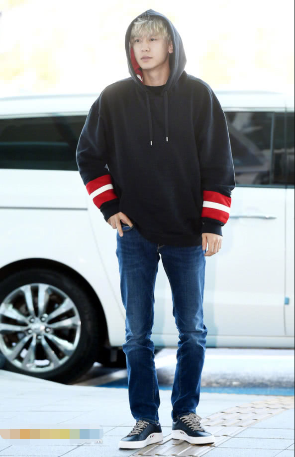 朴灿烈一身穿搭超39万,却穿出了39元既视感,网友:都怪举铁