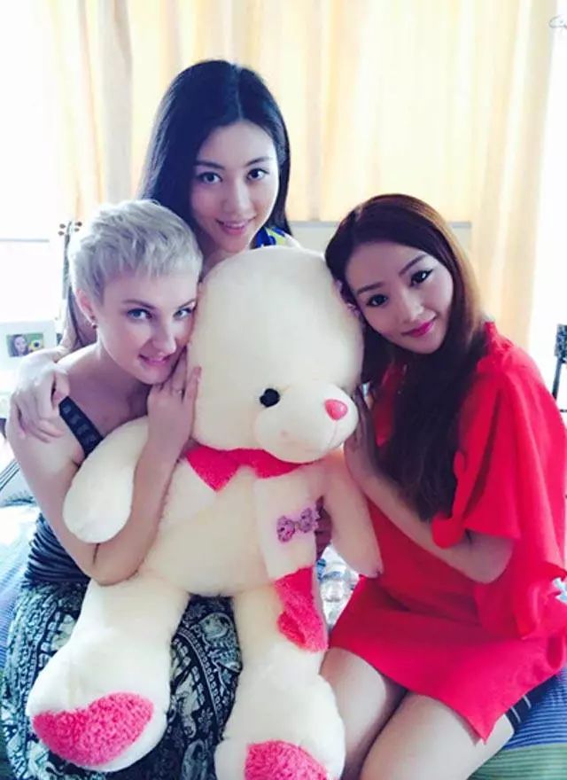 两版暖春小花都长大了张妍御姐范齐如意似邻家女孩