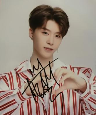 npc的签名,范丞丞的签名很可爱,小鬼的签名让人眼前一亮!