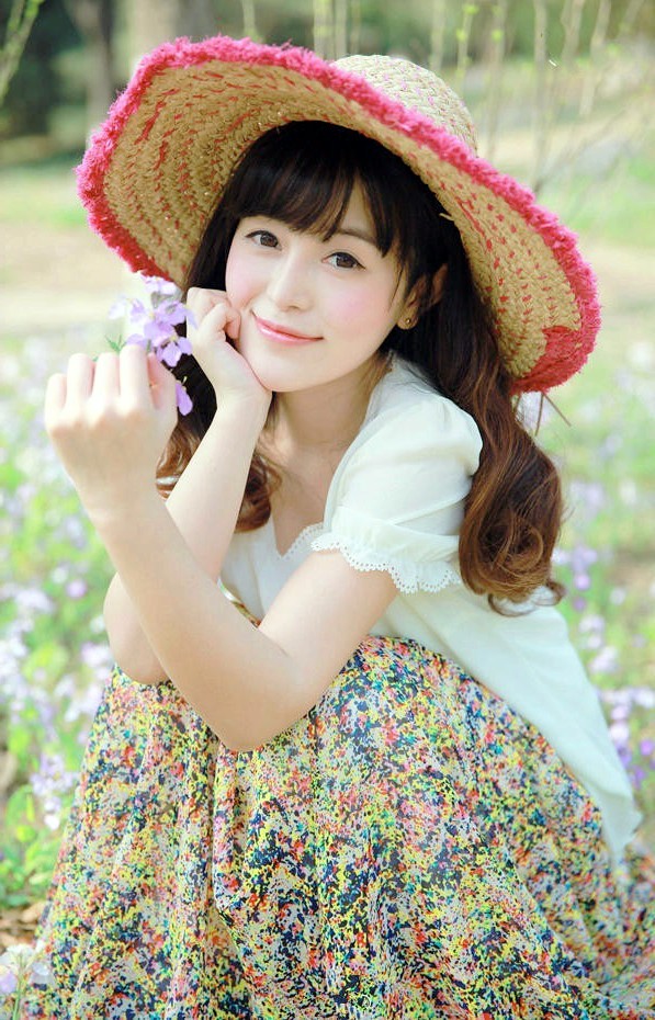 镜头下的素雅青春美丽文静女孩