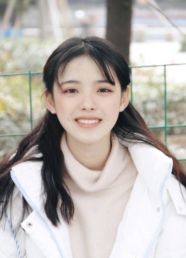 虞佳瑞 01年的妹纸 来自浙江温州 又是一位校服女神