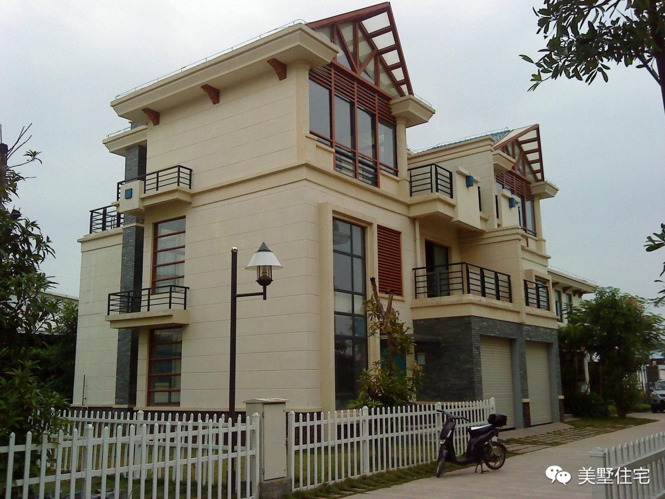 第5套:日式小清新风格,整体的房屋面积小,绿化面积占比较大,整体环境