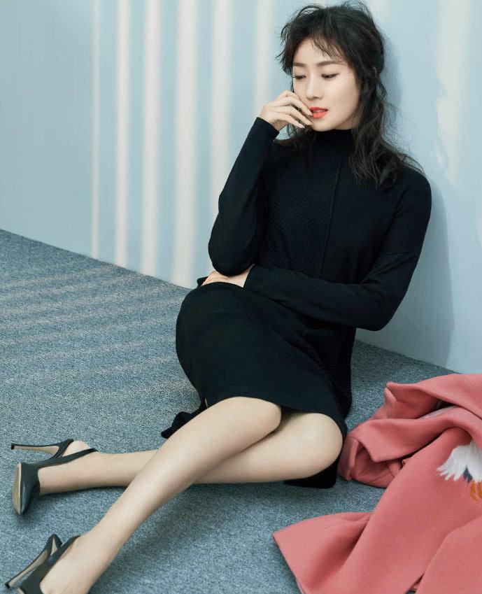 "拼音女孩"菅纫姿,穿搭很都市白领,娱乐圈就缺这种气质了!